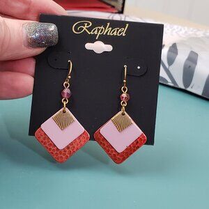 Raphael, NWT, Artsy boho purple red gold tone dangle fashion pierced earrings
